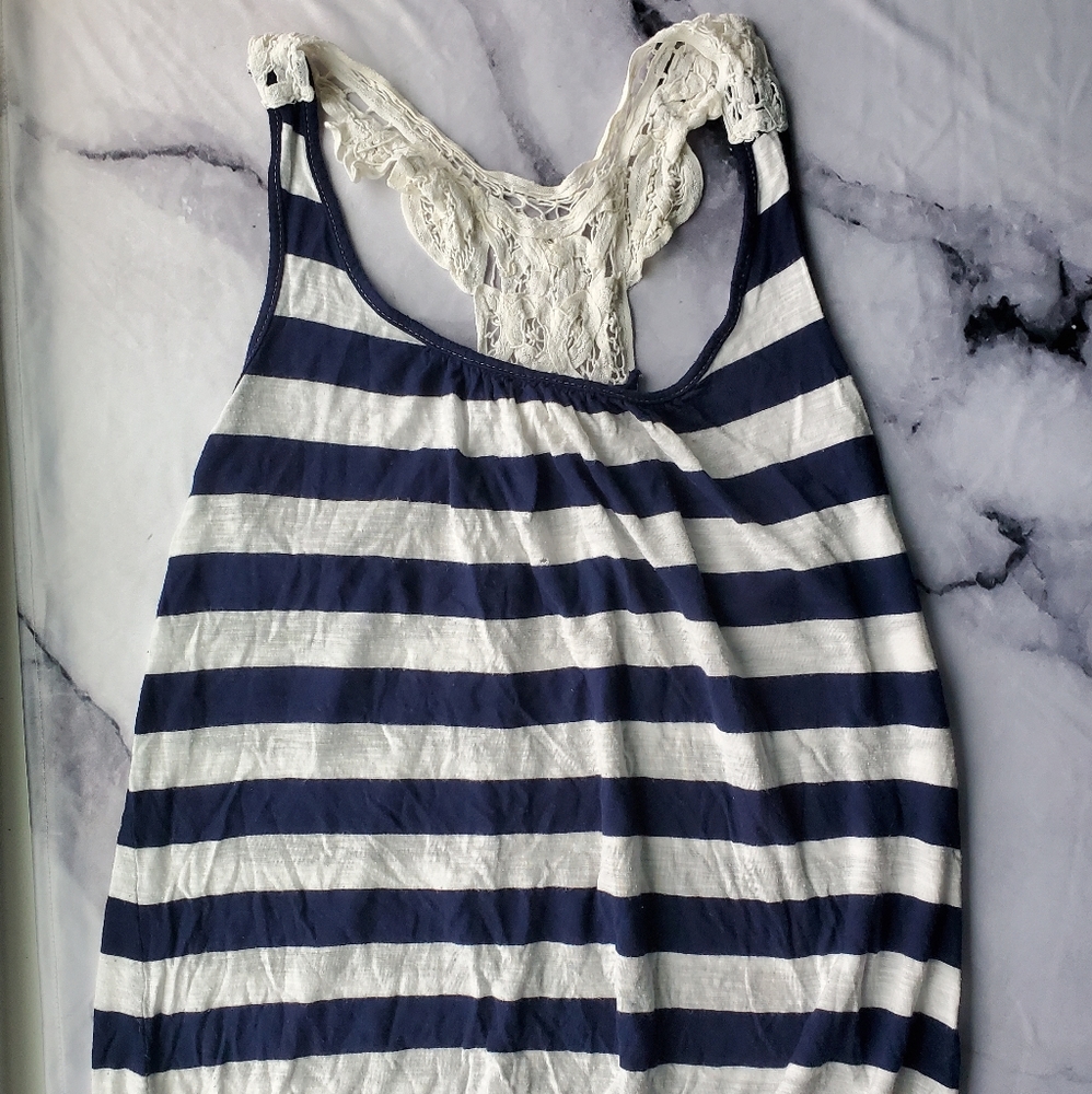 delia's white and navy blue tank top